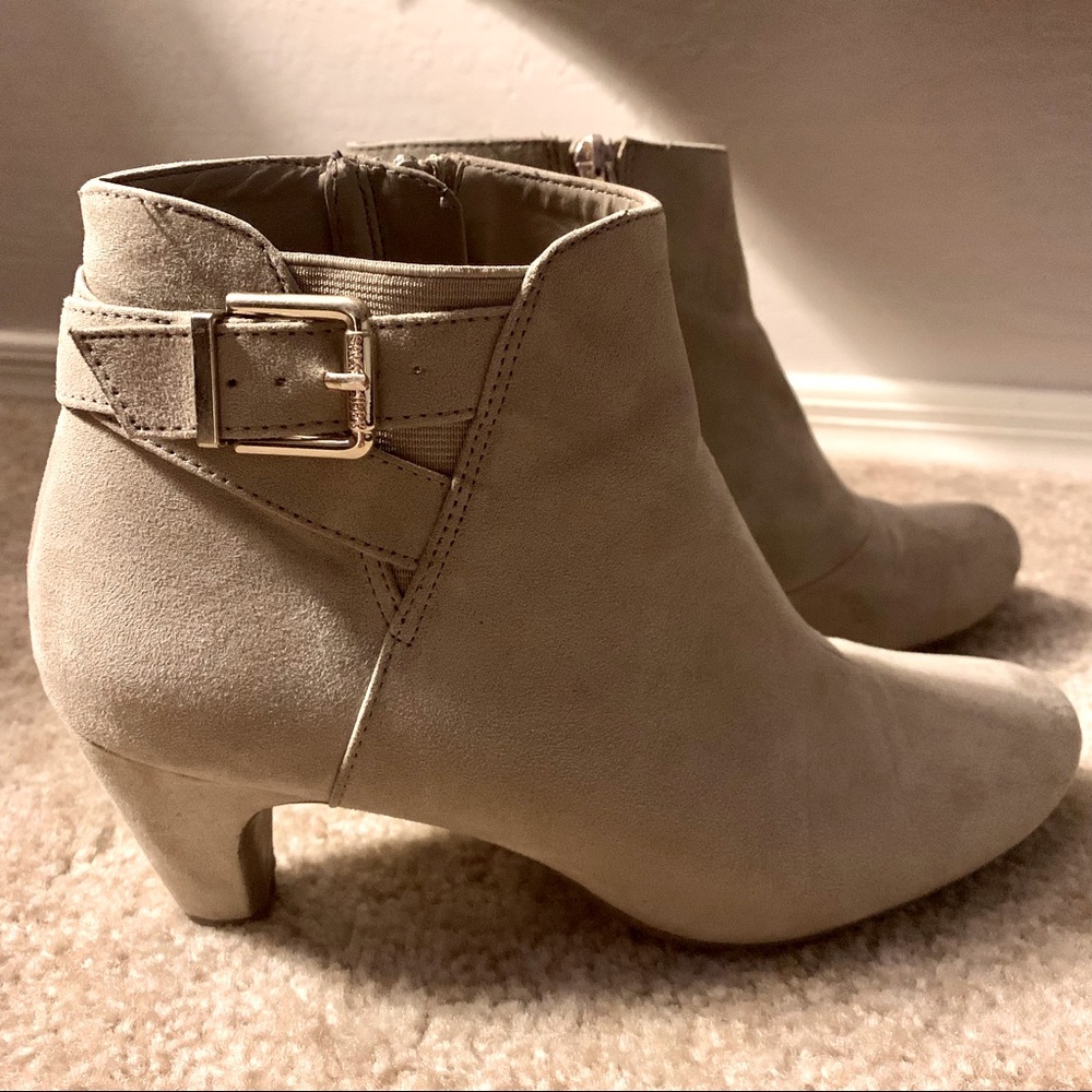 SAM & LIBBY Taupe Ankle Booties Sz 9